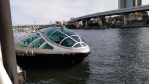 水上バスの中からお台場を見つけて　～『エメラルダス』に感動～