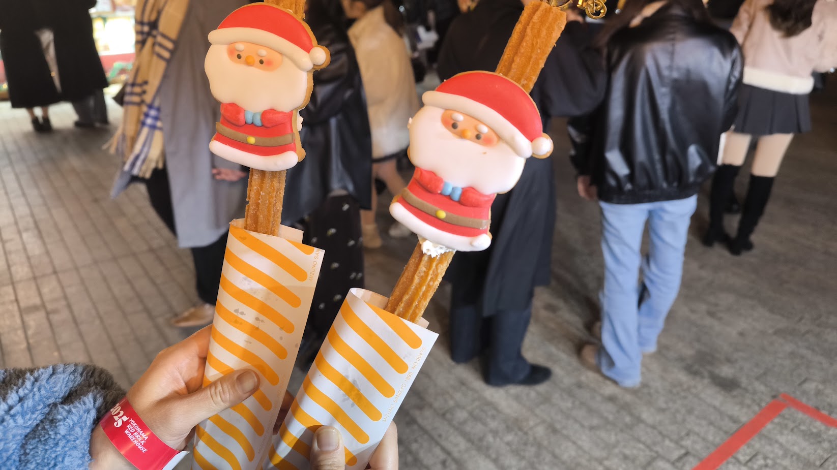 年末だけの素敵なタイム♪『横浜赤レンガ倉庫クリスマスマーケット2025』で食べ歩きデート✨